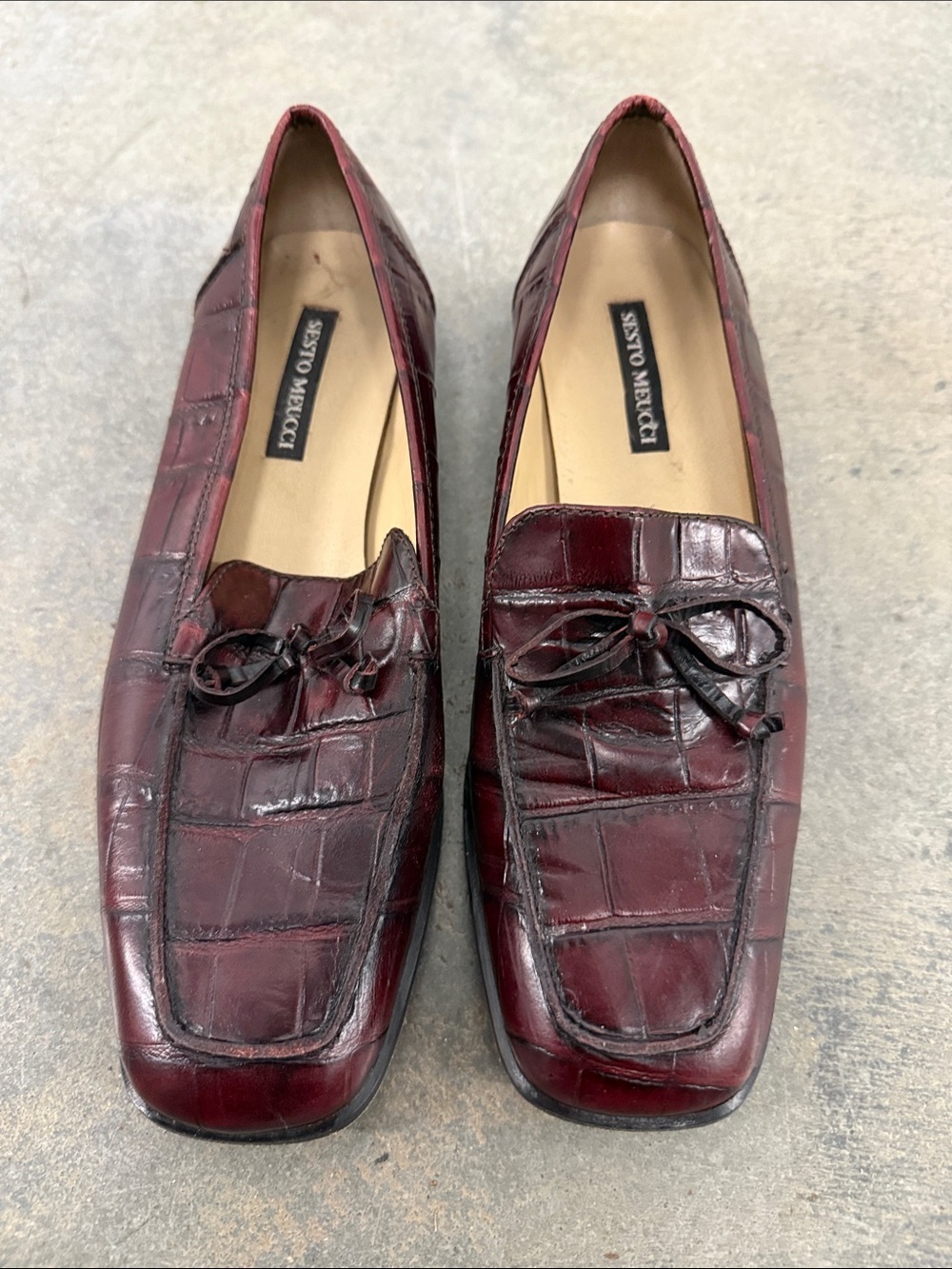 Sesto Meucci Burgundy Croc-Embossed Leather Loafers with Bow